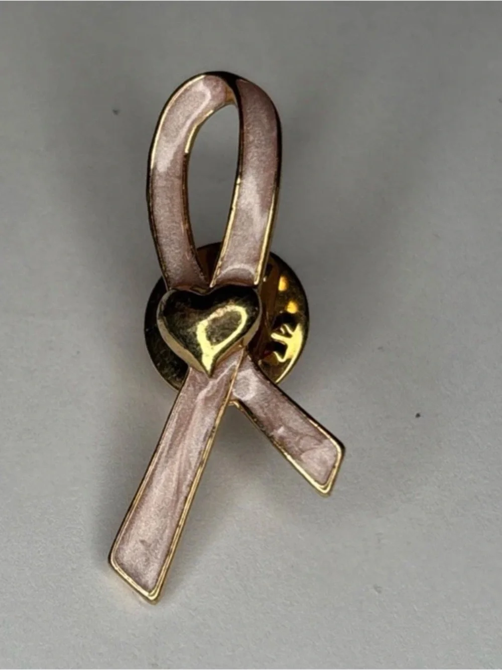 Avon Lapel Pin Pink Ribbon And Golden Heart Breast‎ Cancer Awareness